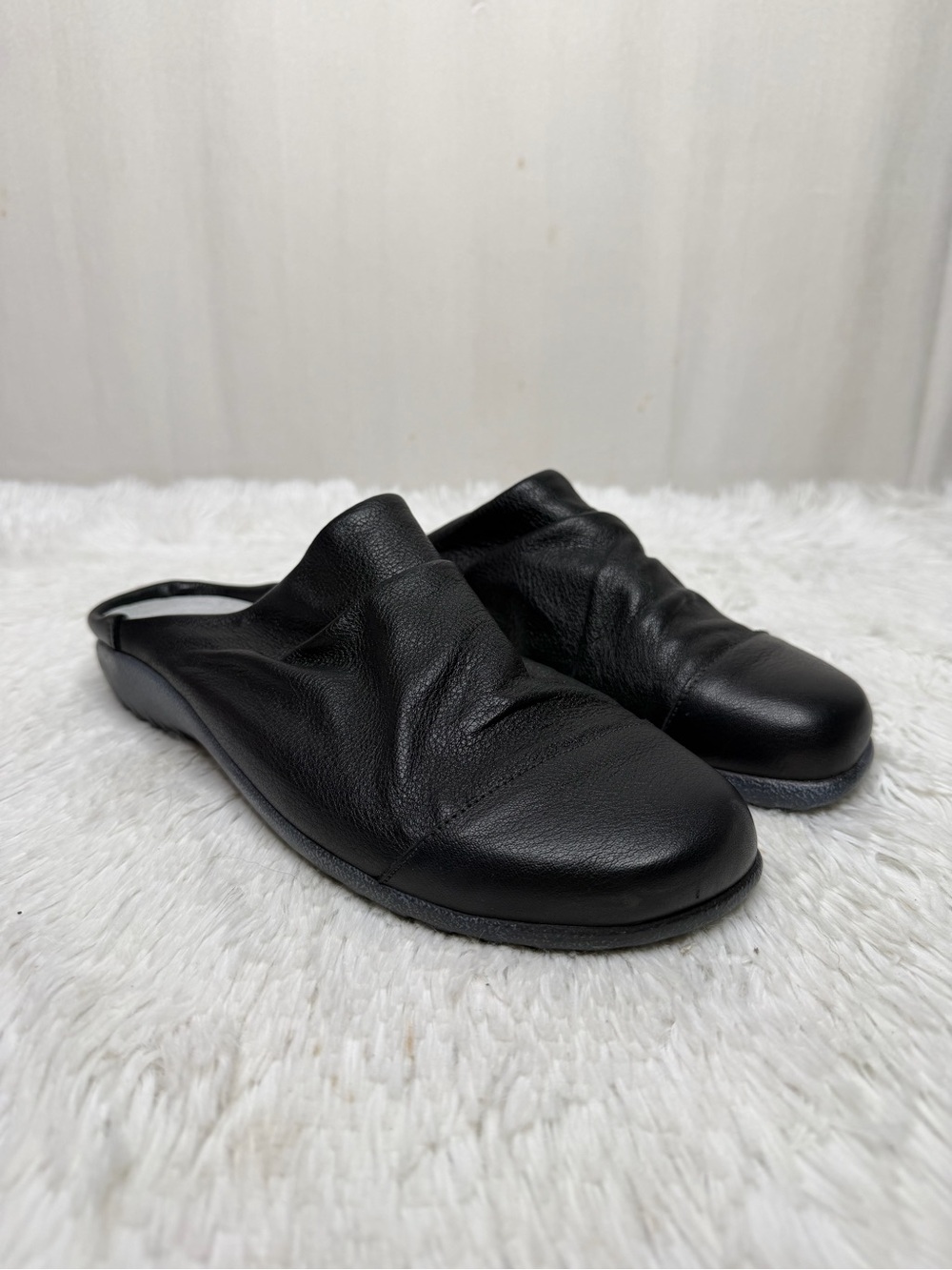 NAOT / black slip on ruched leather comfort mule clogs / 40 (10)